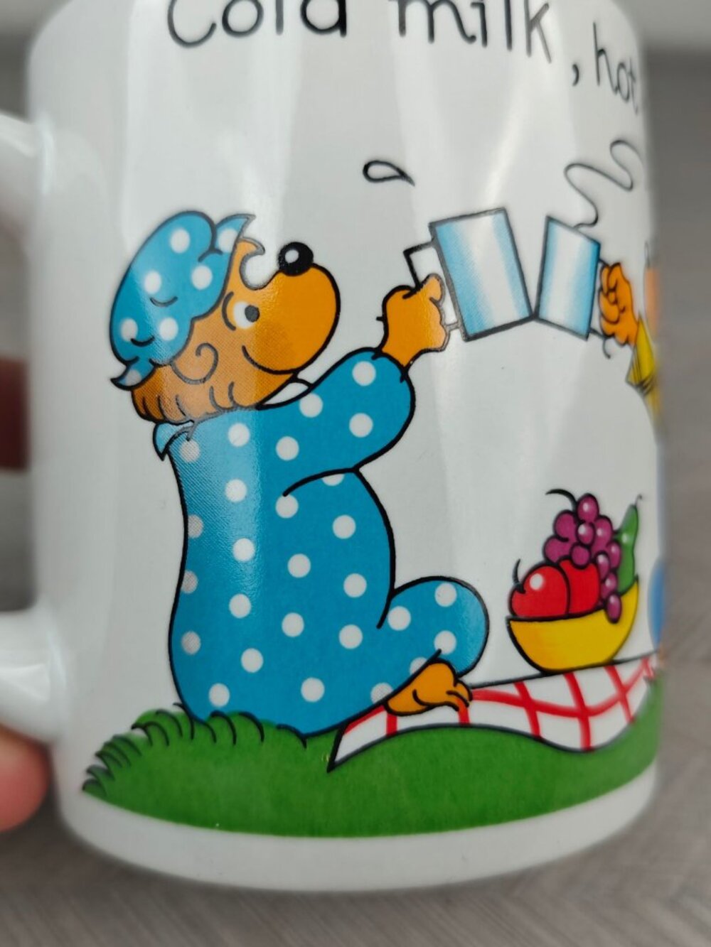 Vintage Berenstain Bears Ceramic Mug 3 1/2" Colorful Picnic Design White 1987 - Picture 7 of 9